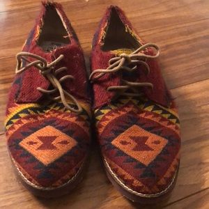 Steve Madden wool oxfords